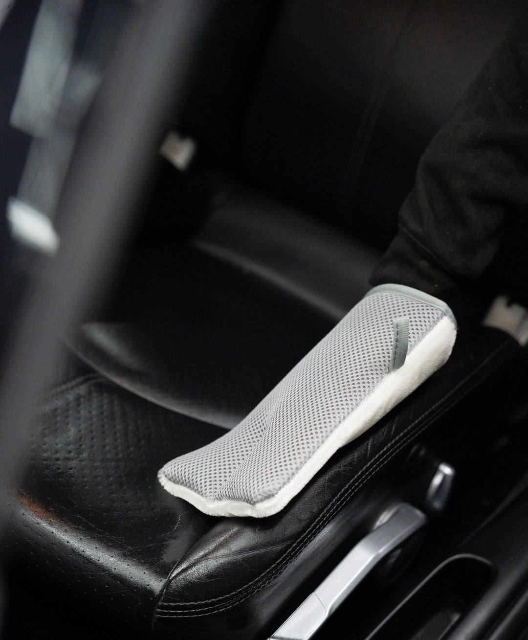 SCRUB-R™ Dual Sided Interior Scrub Mitt Large